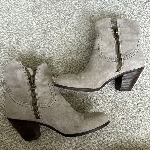 Sam Edelman Women's Louie Gray Suede Fringe Ankle Zip Up Boots Size 9 - Picture 7 of 7